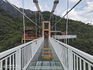 清远牛鱼嘴景区玻璃桥